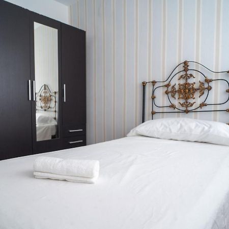 La Casa De Lita Apartment Granada Luaran gambar